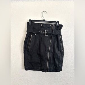 Vintage Black Leather High-Waisted Mini Skirt w/ Belt – Size 7/8